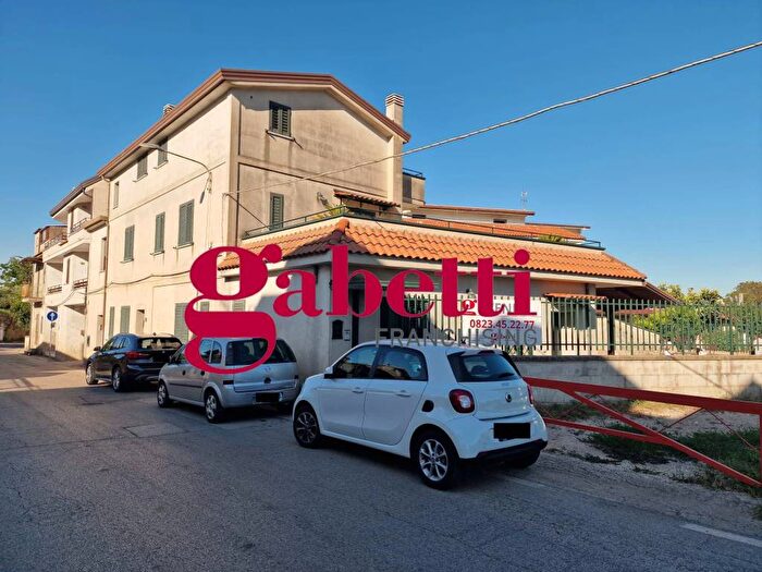 Casa con 6 locali in vendita in Via Antonello della Ratta, Casertavecchia Casola, Caserta