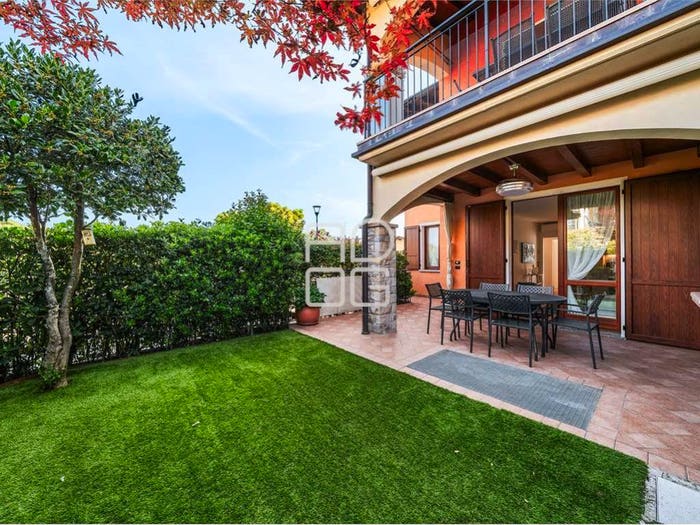 Appartamento trilocale in vendita in Via Manzoni, Pieve Vecchia Villaggio Sanghen, Manerba del Garda