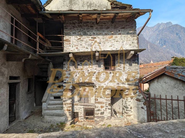 Casa quadrilocale in vendita in Via in selva, Cuzzago, PremoselloChiovenda