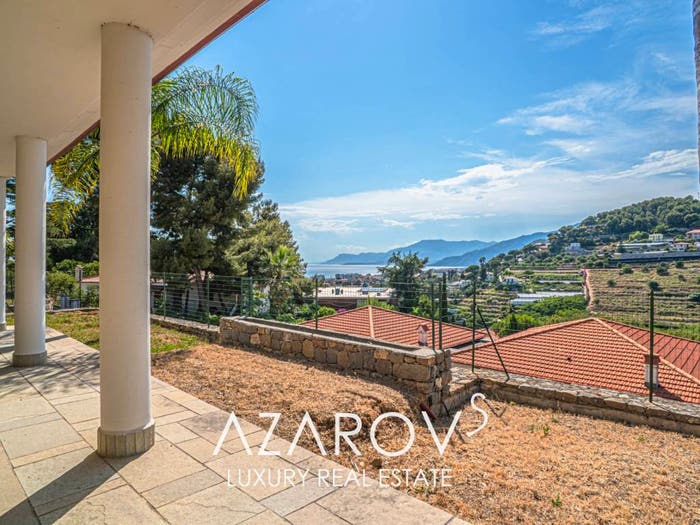 Casa trilocale in vendita in Via Coggiola, Zona Collinare, Bordighera