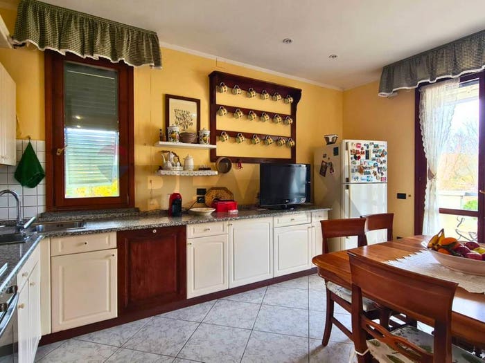 Casa con 5 locali in vendita in via Ruggero Grieco, Case Nuove, Gambassi Terme