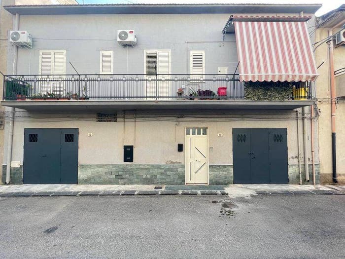 Casa con 6 locali in vendita in Campobello di Licata