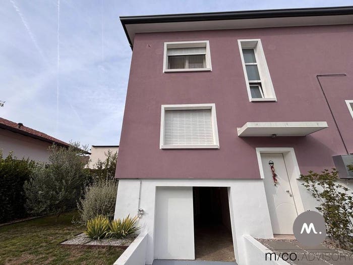Appartamento quadrilocale in vendita in Via Bibione, Borgomeduna, Pordenone