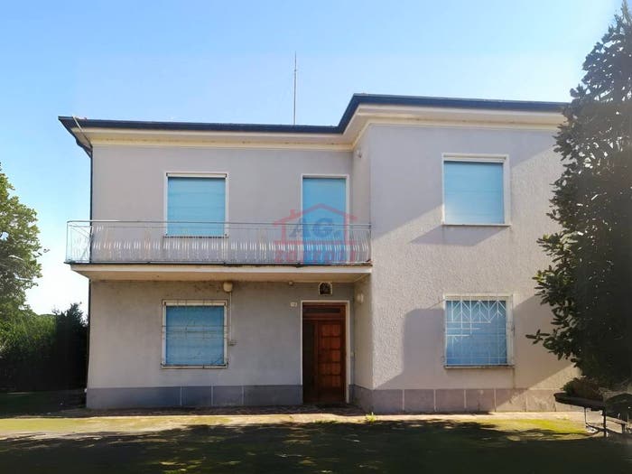 Casa con 6 locali in vendita in Bagnacavallo