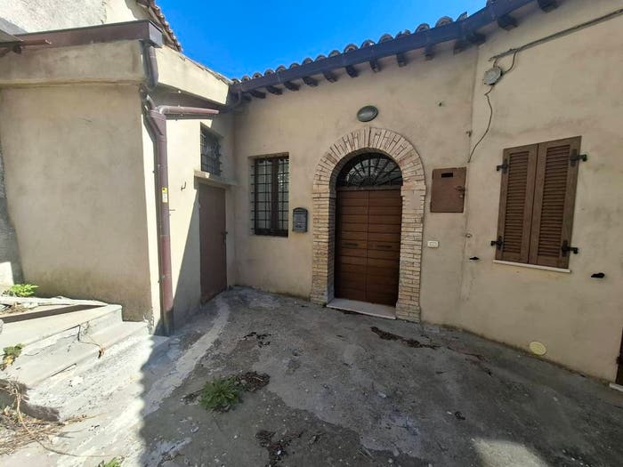 Casa con 6 locali in vendita in Frazione Pettino, Pettino, Campello sul Clitunno