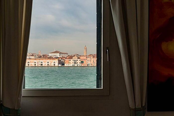 Appartamento trilocale in vendita in Venezia