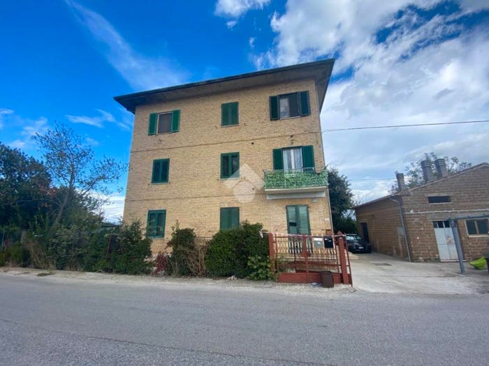 Appartamento quadrilocale in vendita in Via Santa Elisabetta, Vicinato Le Basse, Bastia Umbra