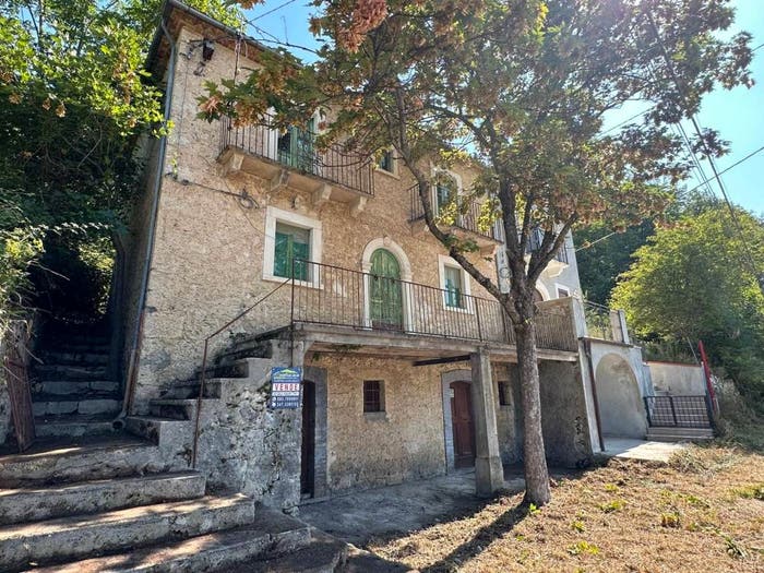 Casa con 5 locali in vendita in SS, Caramanico Terme