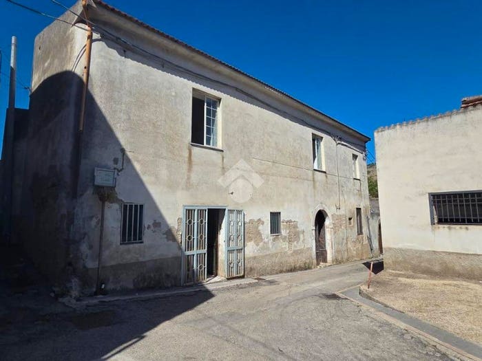 Casa con 6 locali in vendita in Via Castello, Centro, Durazzano