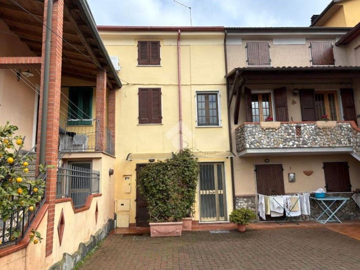Casa trilocale in vendita in Via Novani, Turano, Massa