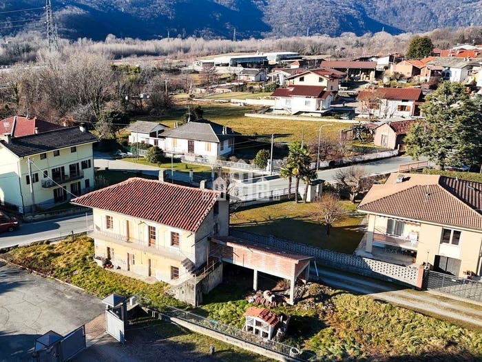 Casa con 5 locali in vendita in Via Fratelli Rosselli, Centro, Cuorgnè