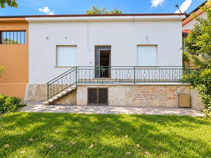 Casa quadrilocale in vendita in Via Provinciale Pesaro, Centro, Mondaino