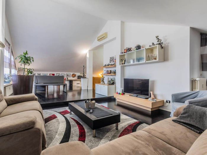 Casa quadrilocale in vendita in Via Nazario Sauro, Flora, Legnano