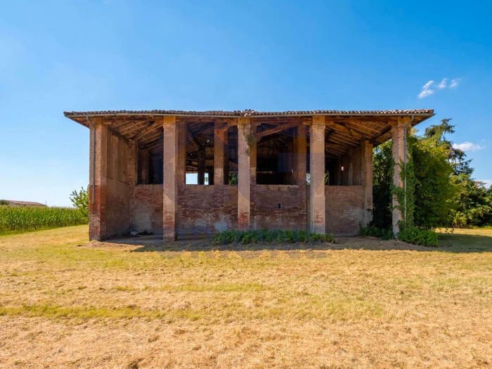 Casa con 6 locali in vendita in Via Signata, Crevalcore