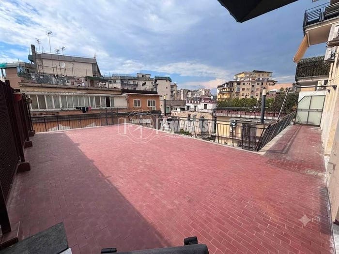 Appartamento con 5 locali in vendita in Via Luca Giordano, Vomero, Napoli