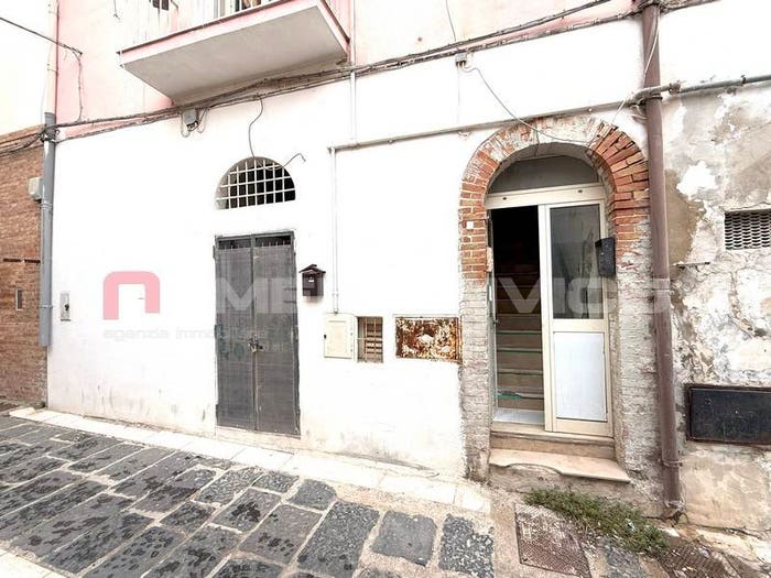 Appartamento trilocale in vendita in Vico San Martino, Centro Storico, Foggia
