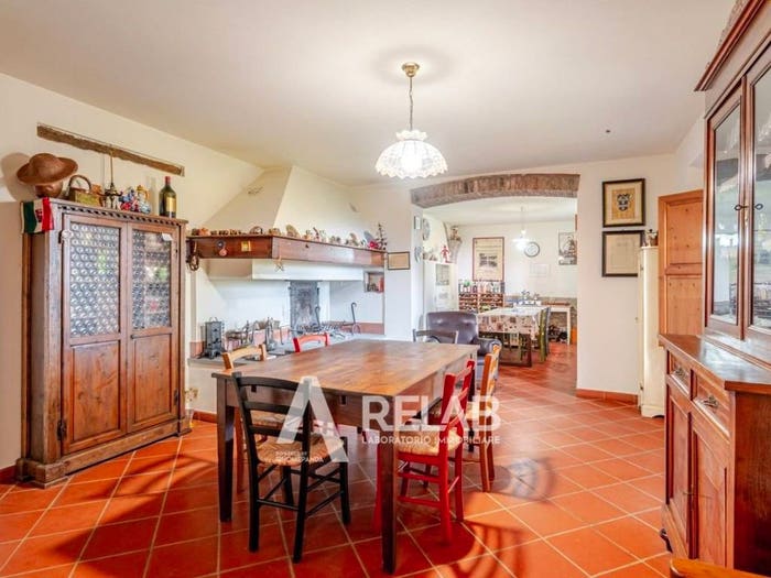 Casa con 6 locali in vendita in Via Paterno, Montespertoli