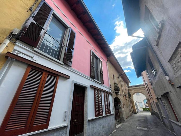 Appartamento trilocale in vendita in Vicolo dell'Arco Nuovo, Centro, Castano Primo