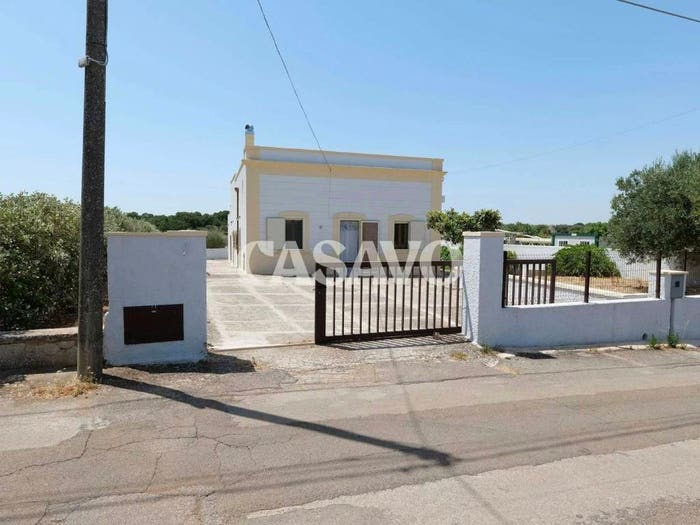 Casa con 6 locali in vendita in Via Michelangelo Buonarroti, Caranna, Cisternino