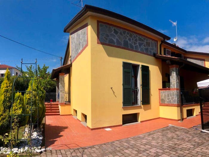 Casa con 6 locali in vendita in Castelnuovo Magra