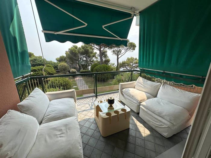 Appartamento quadrilocale in vendita in Via Torre d'Ere, Bergeggi