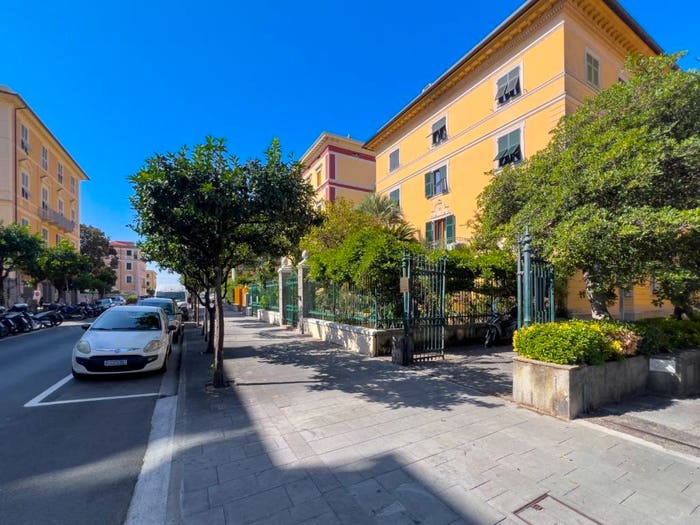 Appartamento con 6 locali in vendita in Viale Enrico Millo, Centro, Chiavari