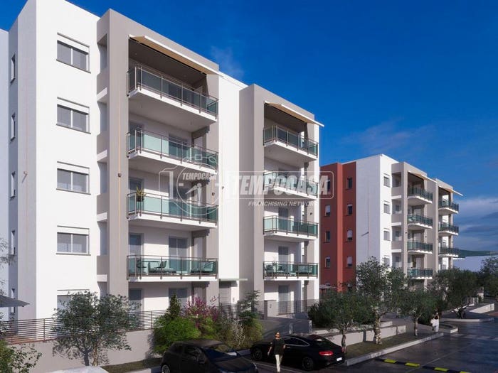 Appartamento trilocale in vendita in Piazza Pertini, Marina Di Andora, Andora
