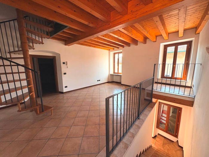 Appartamento con 5 locali in vendita in Via Angelo Mazzoldi, Centro, Montichiari