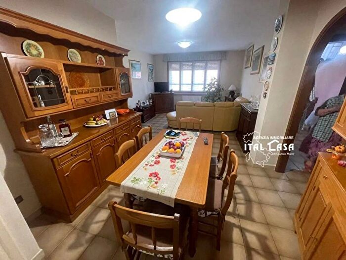 Appartamento trilocale in vendita in Via dello Zizzolo, Centro, Pieve a Nievole