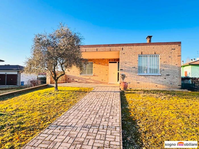 Casa con 6 locali in vendita in Via Pier Domenico Frattini, Centro, Legnago