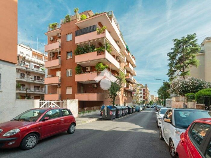 Appartamento quadrilocale in vendita in Via Attilio Friggeri, Balduina, Roma