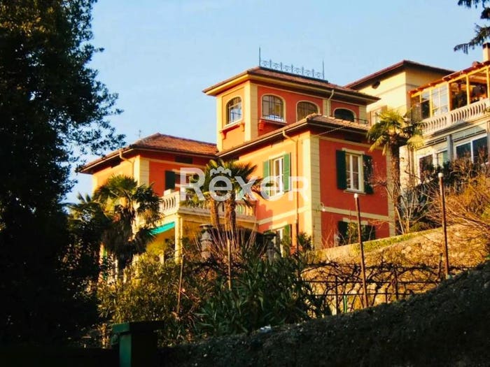 Casa con 6 locali in vendita in Via Promessi Sposi, Centro, Calolziocorte