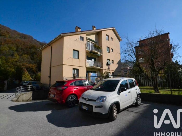 Appartamento trilocale in vendita in Viale San Michele, Campo Ligure