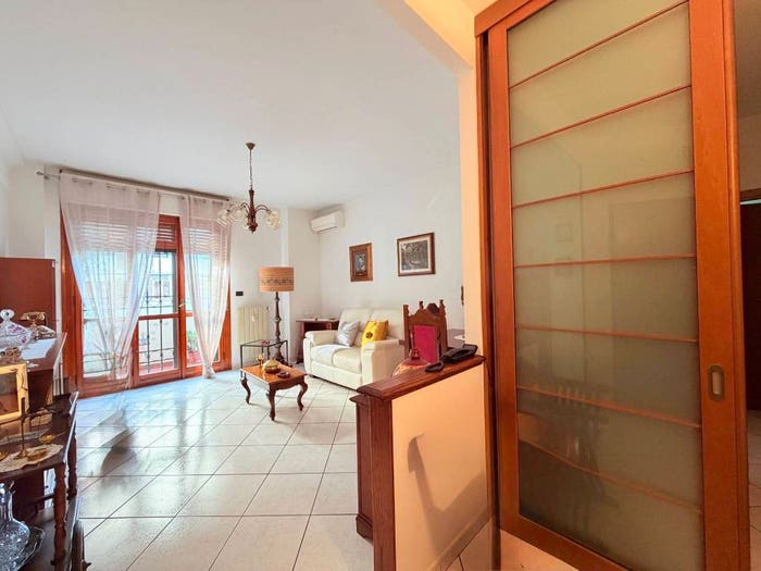 Appartamento con 5 locali in vendita in Via Arcangelo Corelli, Novoli, Firenze