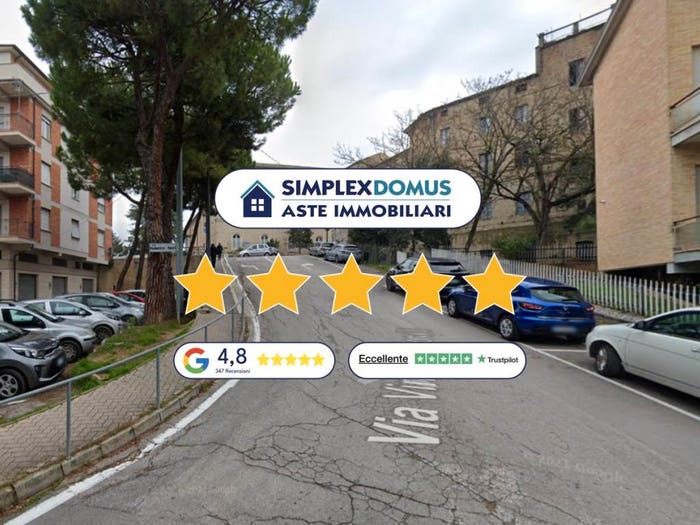 Appartamento con 6 locali in vendita in Via Vincenzo Monaldi, Centro, Fermo