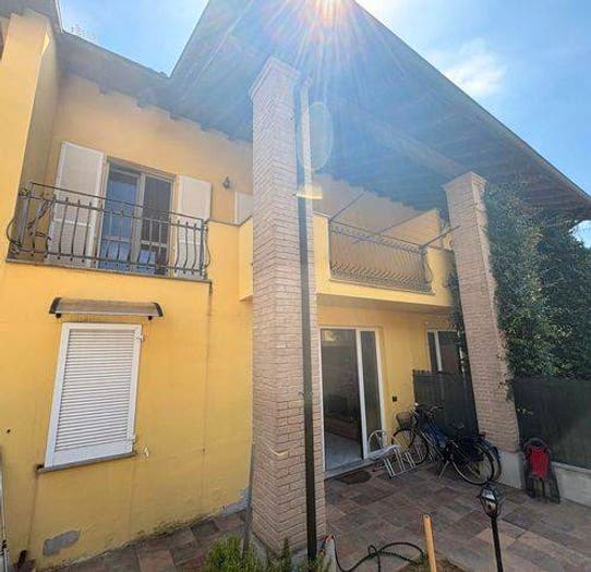 Casa con 5 locali in vendita in Via Lomellina, Mede