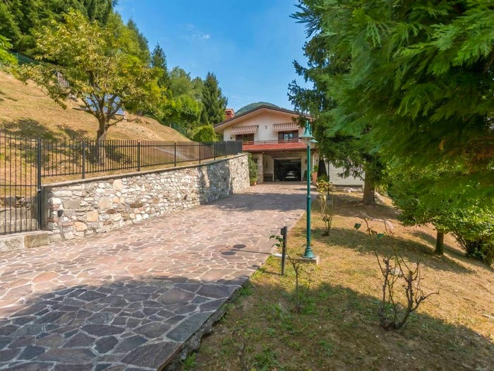 Casa quadrilocale in vendita in Via al Borghetto, Palazzago