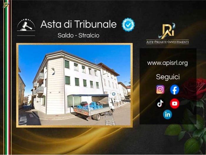 Appartamento trilocale in vendita in Piazza Umberto I, Centro, Figino Serenza