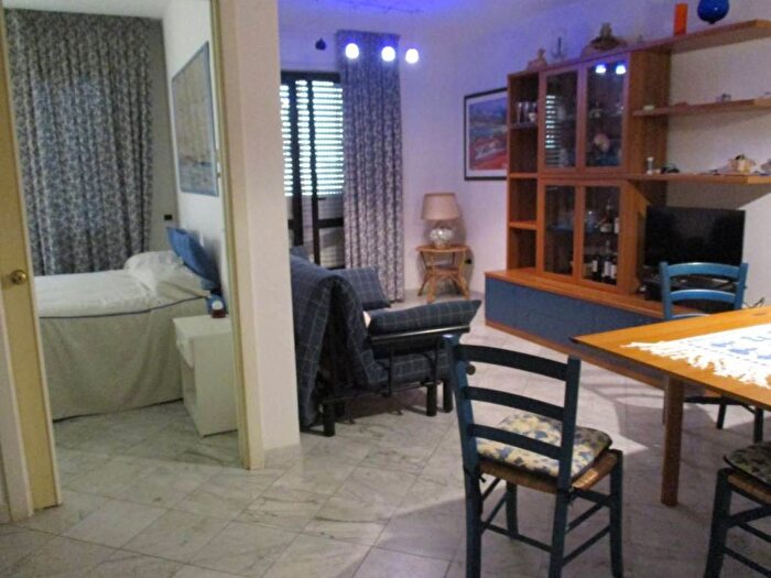 Appartamento bilocale in vendita in Via Alessandro Raffaelli, Centro, Viareggio