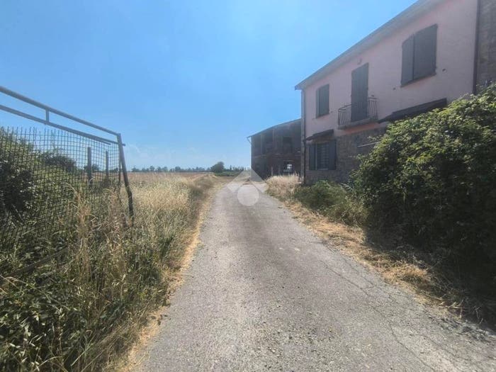 Casa trilocale in vendita in Strada della Resega, Roncaglia Borghetto, Piacenza
