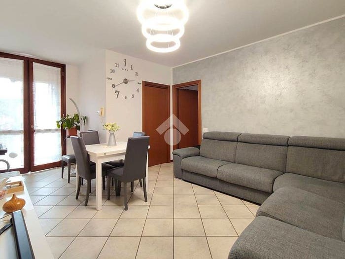 Appartamento trilocale in vendita in Via Montesordo, Cermenate