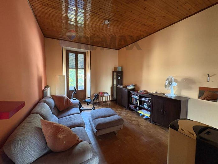 Appartamento trilocale in vendita in Via Roma, Centro, Viggiù