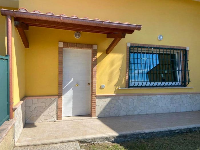 Casa quadrilocale in vendita in Via Cannetacci, Mentana
