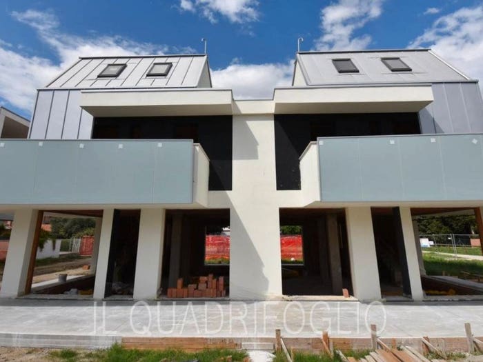 Casa con 5 locali in vendita in Ospedale Case Finali, Cesena