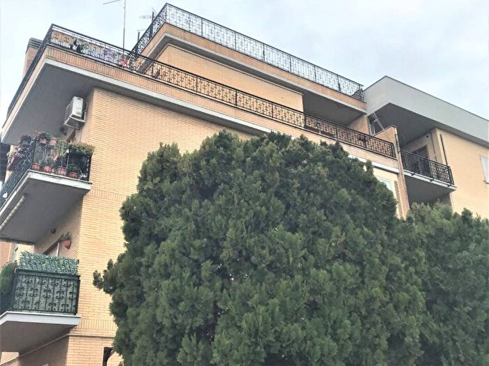 Casa bilocale in vendita in Via Cassia, Olgiata, Roma