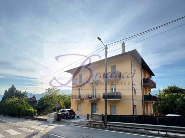 Appartamento trilocale in vendita in Centro, Luino