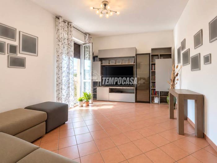 Appartamento trilocale in vendita in Viale Antonio Gramsci, Sacca Stazione, Modena