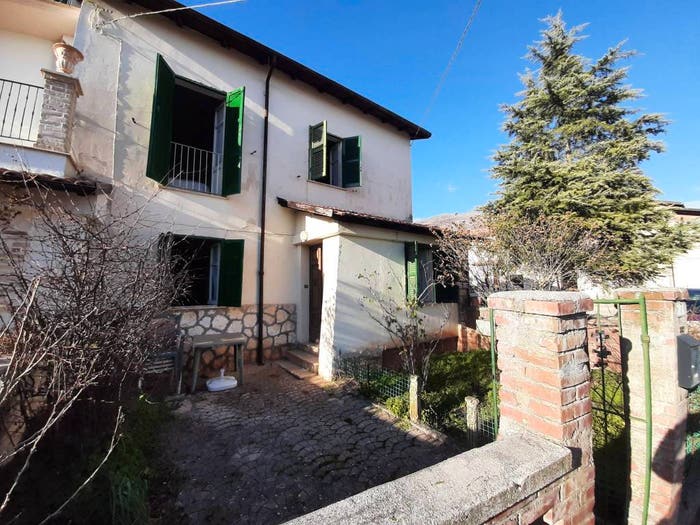 Casa con 5 locali in vendita in Via Giovanni Verga, Centro, Avezzano
