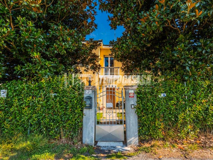 Casa con 5 locali in vendita in Via Giuseppe Garibaldi, Galliera