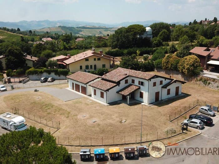 Casa con 6 locali in vendita in Via Carnevali, Pedagna Monte Catone, Imola